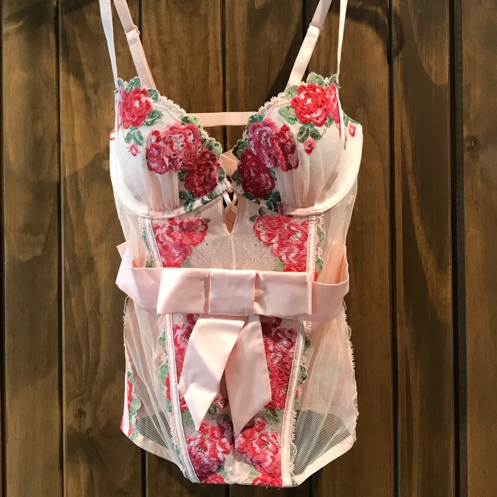 Gorgeous Victoria’s Secret Corset